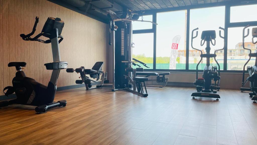 Polanki Aqua Apartamenty Nielimitowany Dostep Do Basenow Parking Free Kołobrzeg Exterior foto